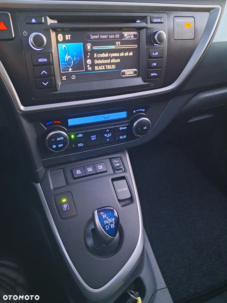 Toyota Auris - 11