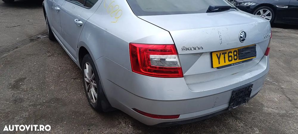 Dezmembrari / Dezmembrez Skoda Octavia 3 1.6 TDI DGTE cutie viteze manuala 5 trepte cod culoare LA7W - 4