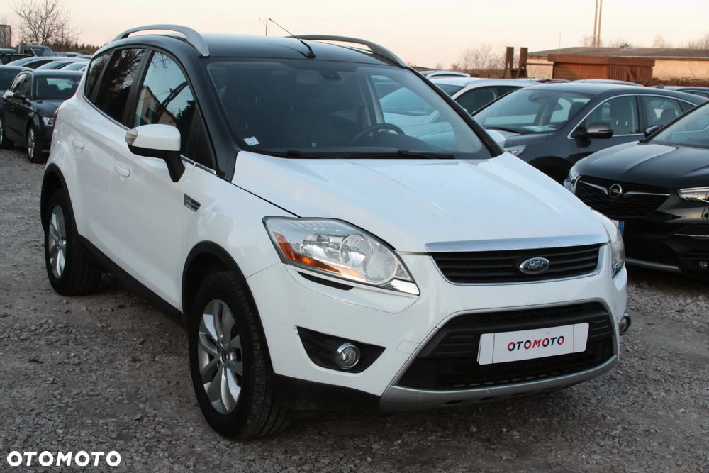 Ford Kuga 2.0 TDCi 2x4 Titanium - 3