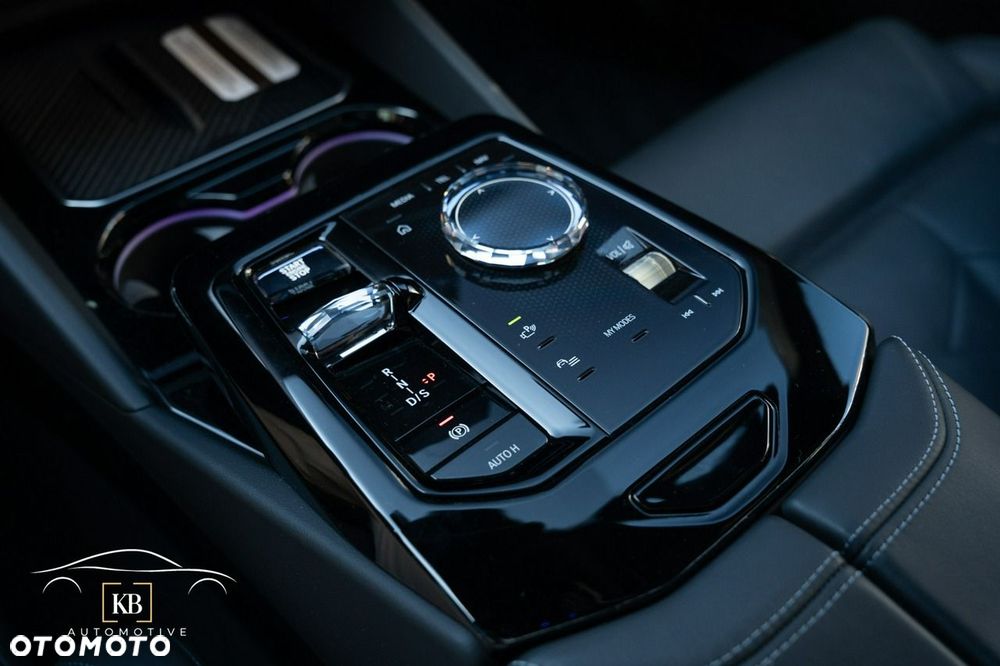 BMW Seria 5 550e xDrive - 11