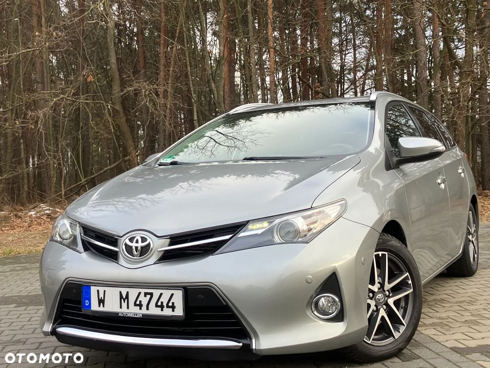 Toyota Auris 2.0 D-4D Executive - 1