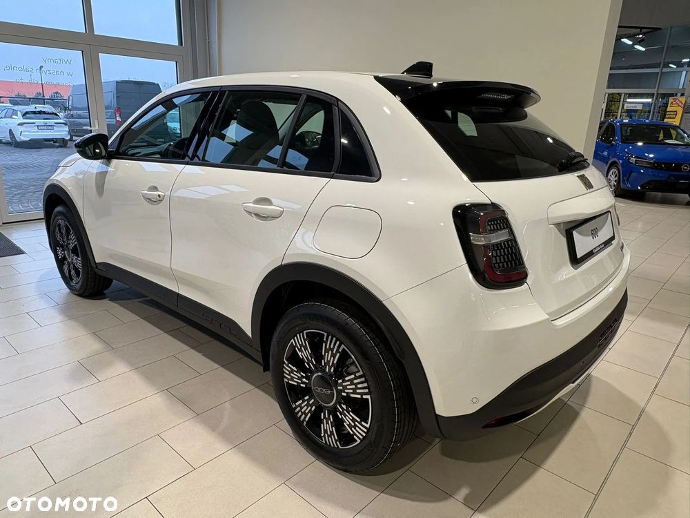 Fiat 600 1.2 Turbo Icon eDCT - 3