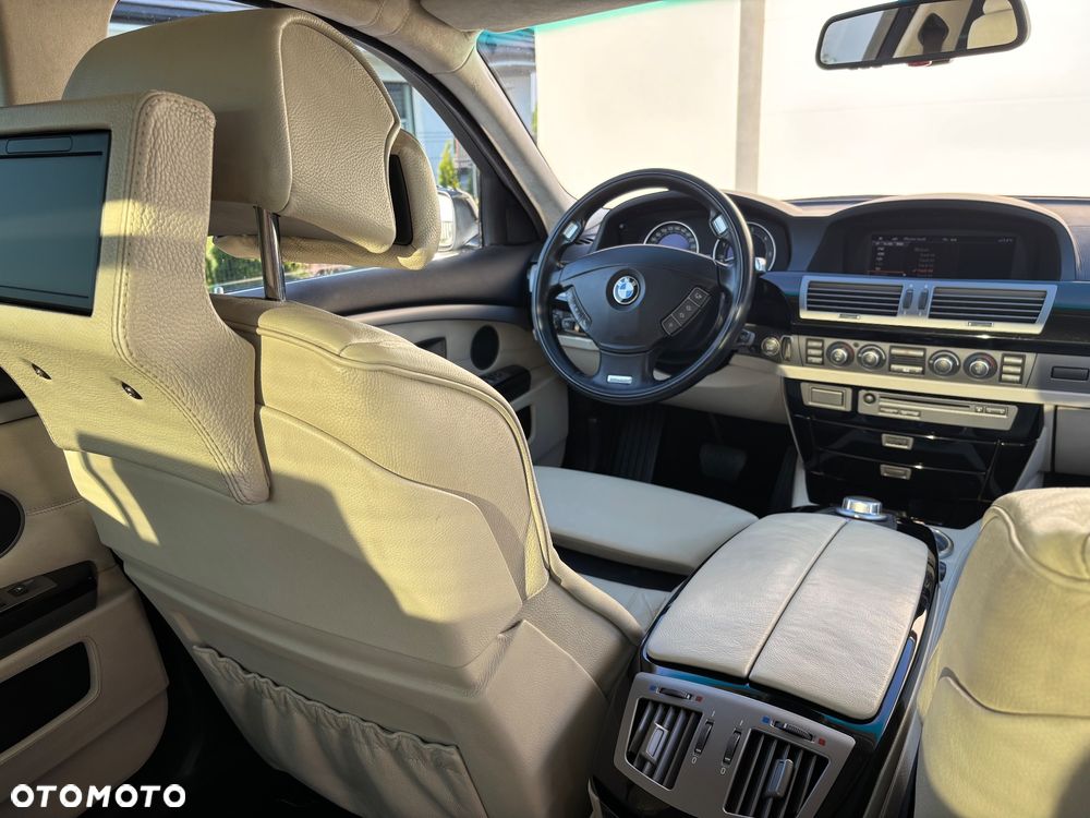 BMW Seria 7 745d - 21