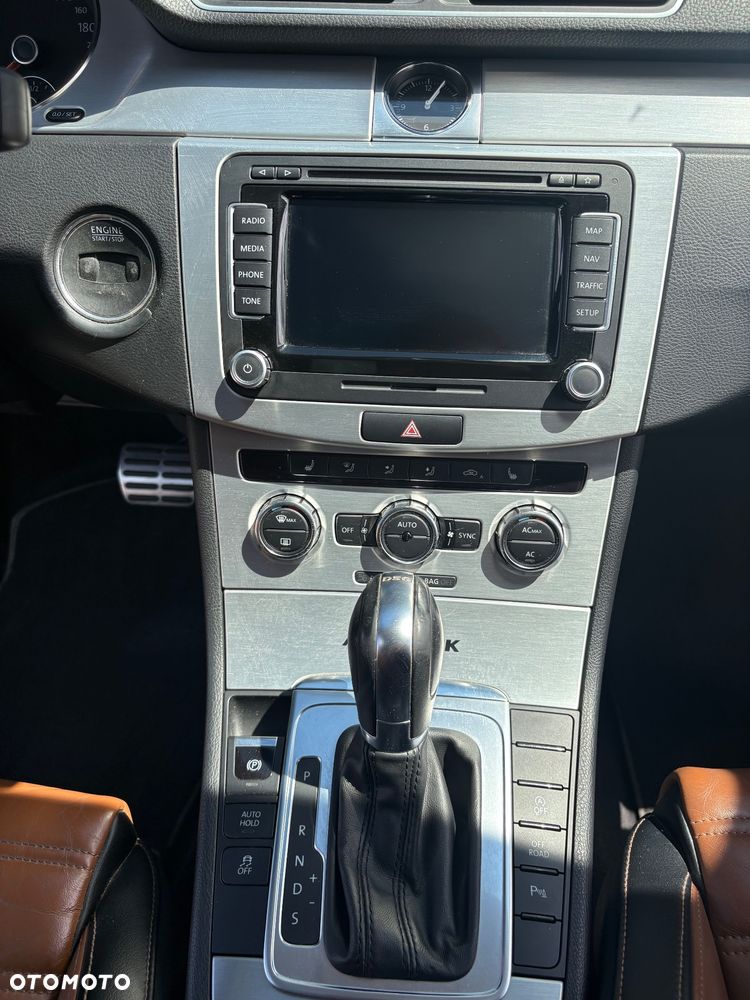 Volkswagen Passat - 11