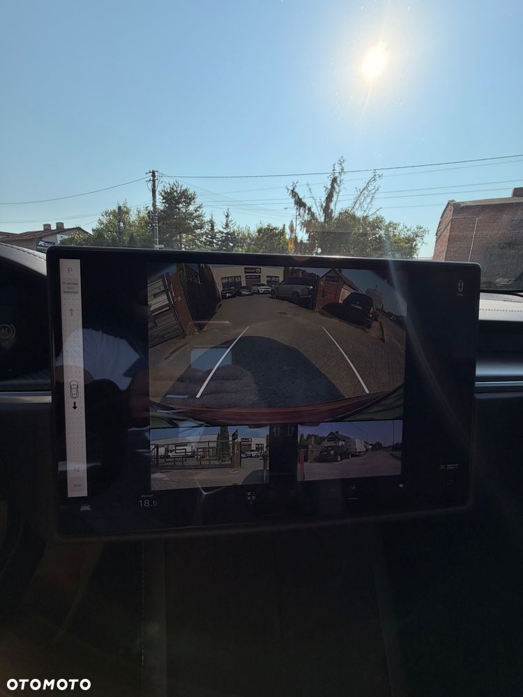 Tesla Model S - 19
