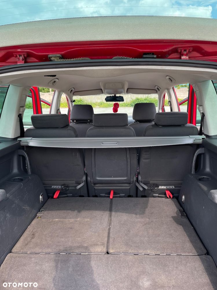 Volkswagen Touran - 5