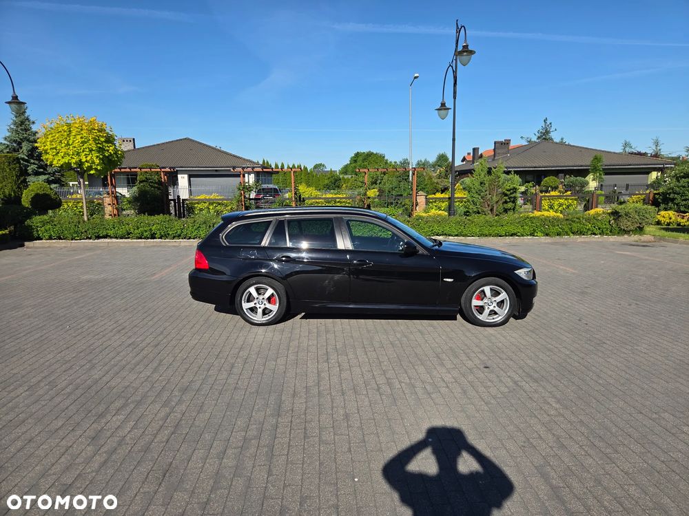 BMW Seria 3 318d - 16