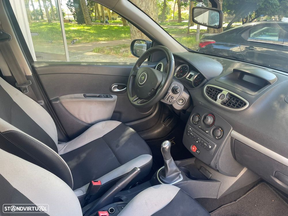 Renault Clio - 10