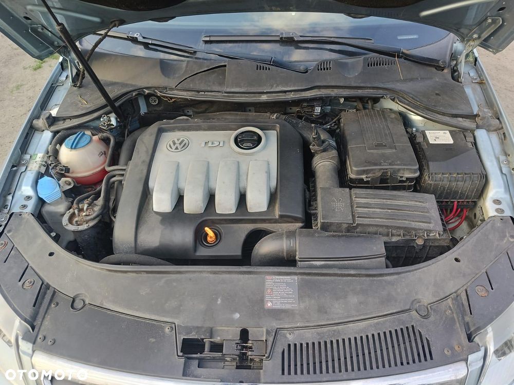 Volkswagen Passat 1.9 TDI Comfortline - 16