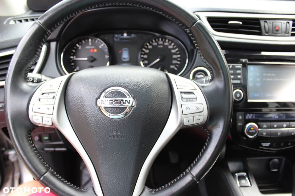 Nissan Qashqai 1.6 DCi Xtronic TEKNA - 11