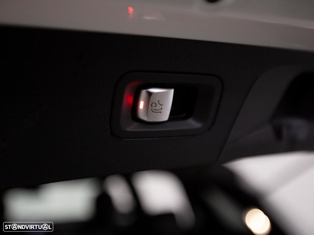 Mercedes-Benz GLC 300 d 4Matic 9G-TRONIC AMG Line - 13