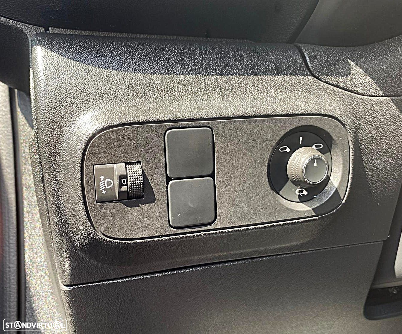 Citroën C3 1.2 PureTech Shine - 22