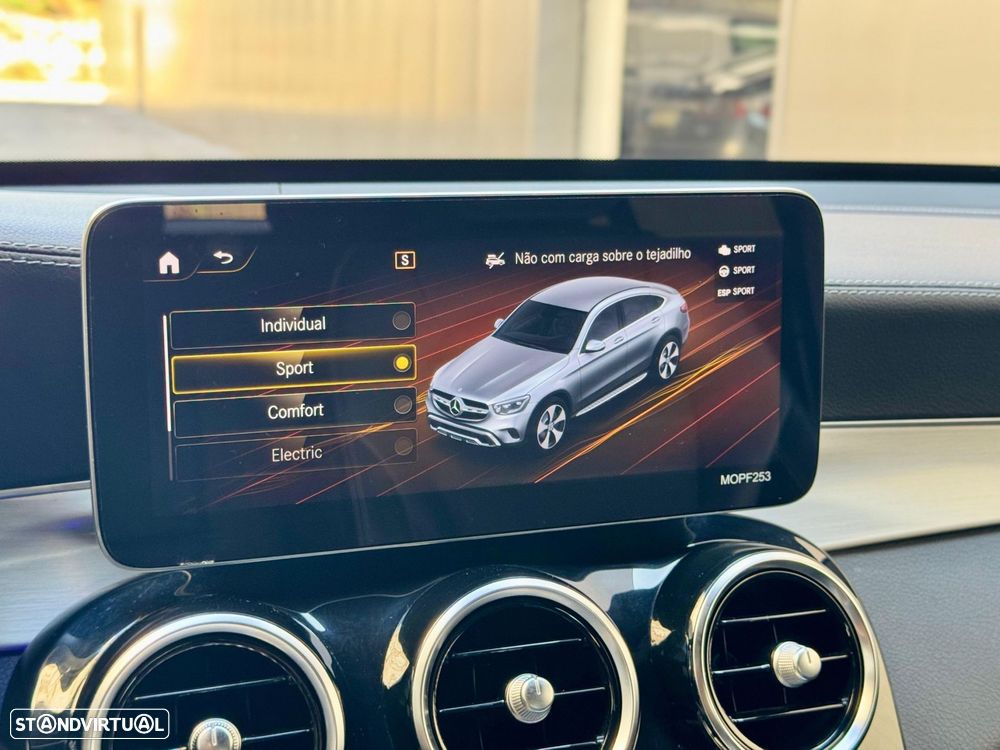Mercedes-Benz GLC 300 de Coupe 4Matic 9G-TRONIC AMG Line Plus - 42