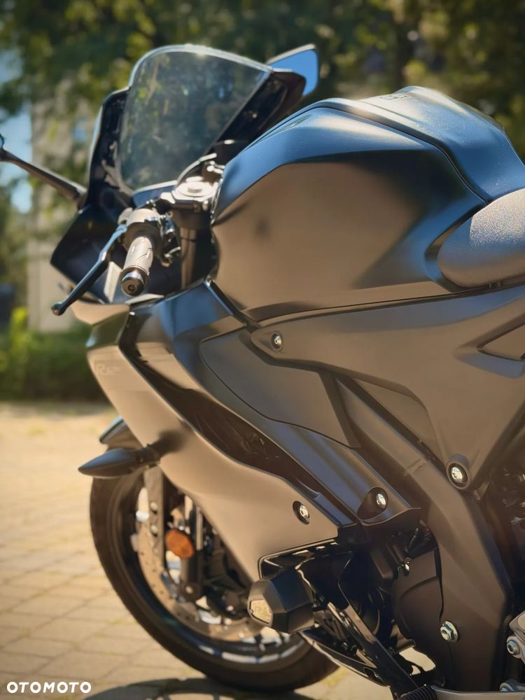 Yamaha YZF - 8