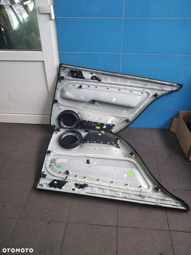 Boczek drzwi lewy prawy tył Skoda Superb - 4