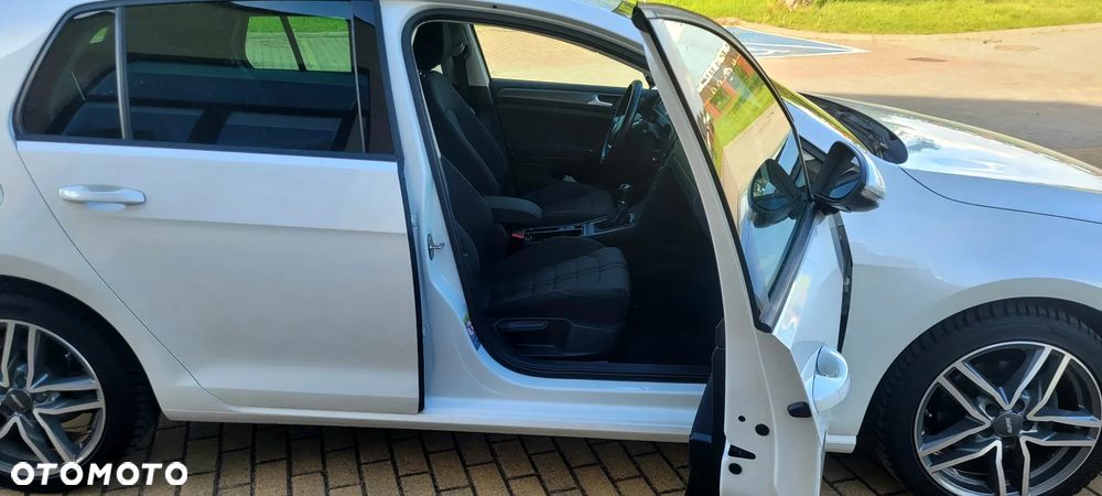 Volkswagen Golf - 29