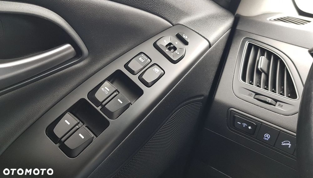 Hyundai ix35 1.6 2WD blue Comfort - 16