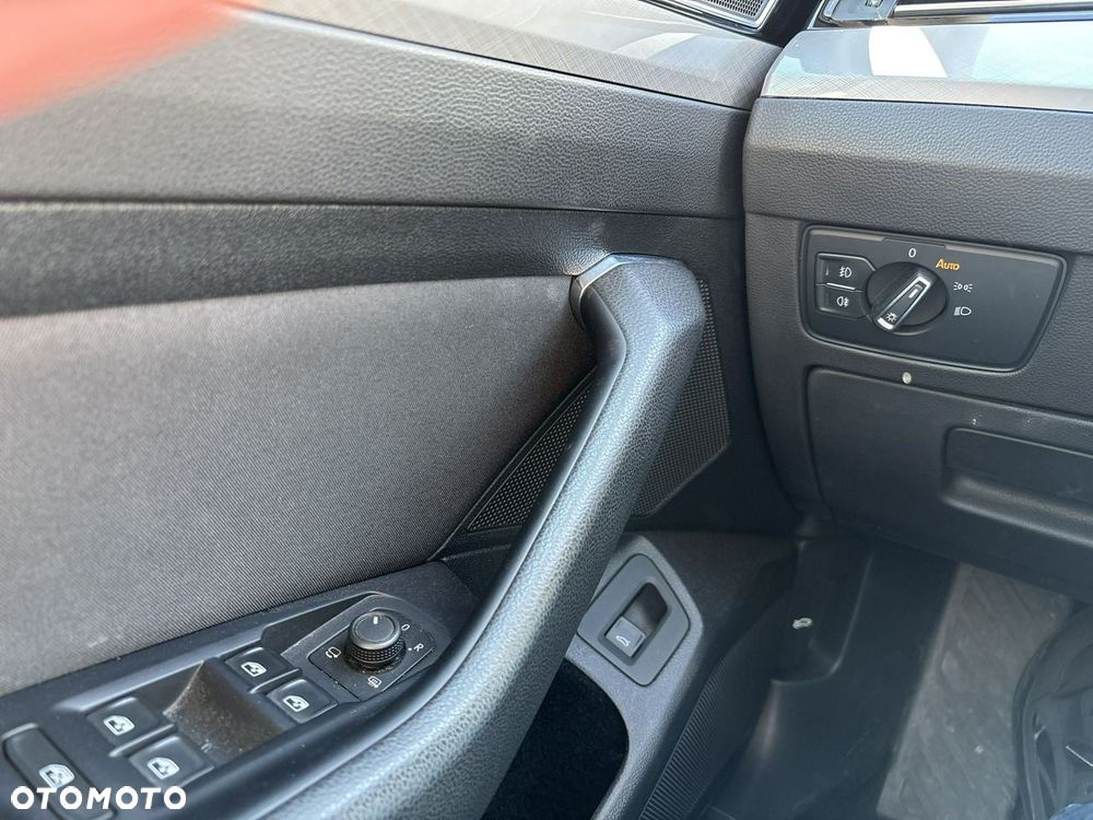 Volkswagen Passat - 24