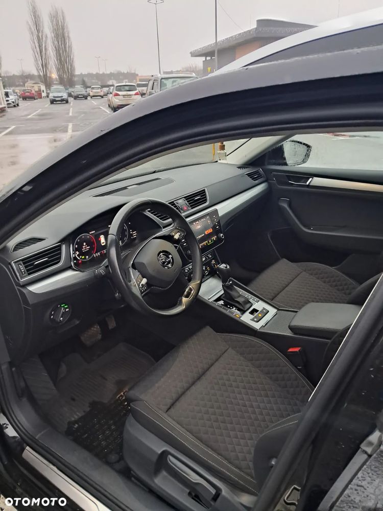 Skoda Superb 2.0 TDI SCR Style DSG - 6