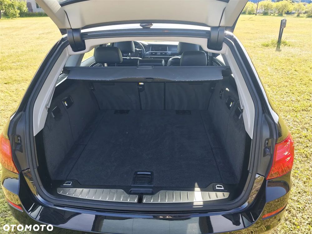 BMW Seria 5 530d xDrive - 24