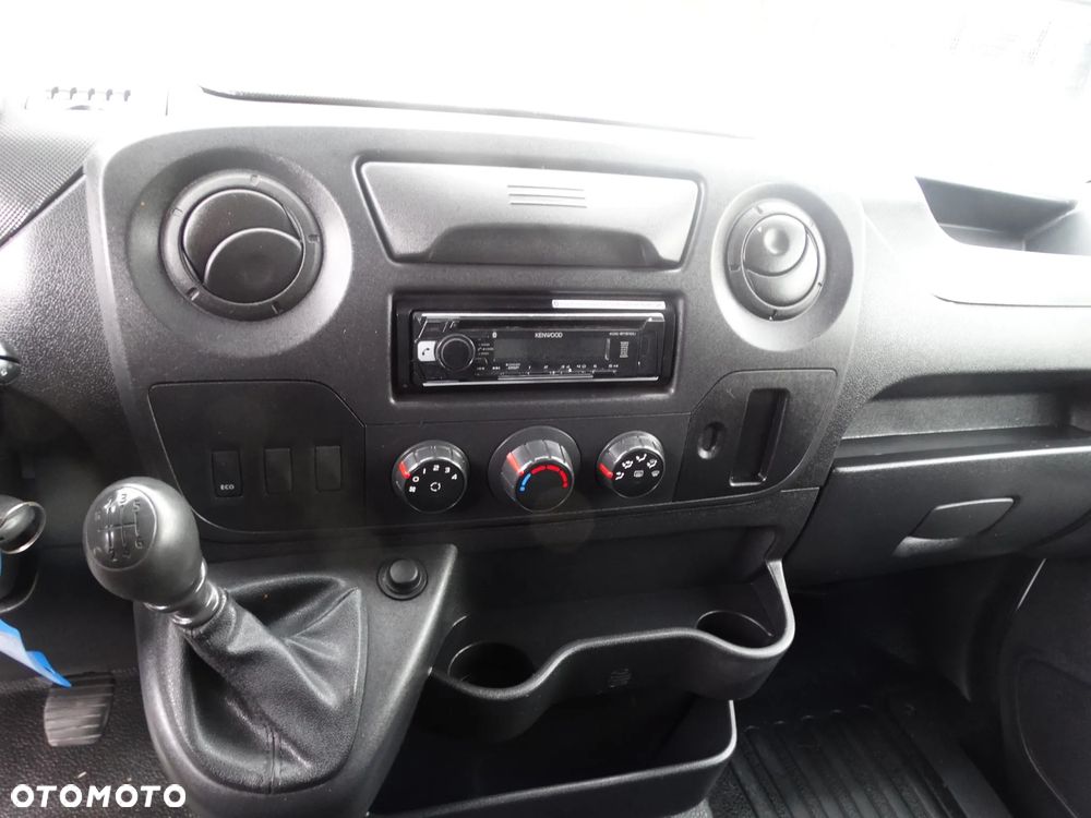 Nissan NV400 - 12