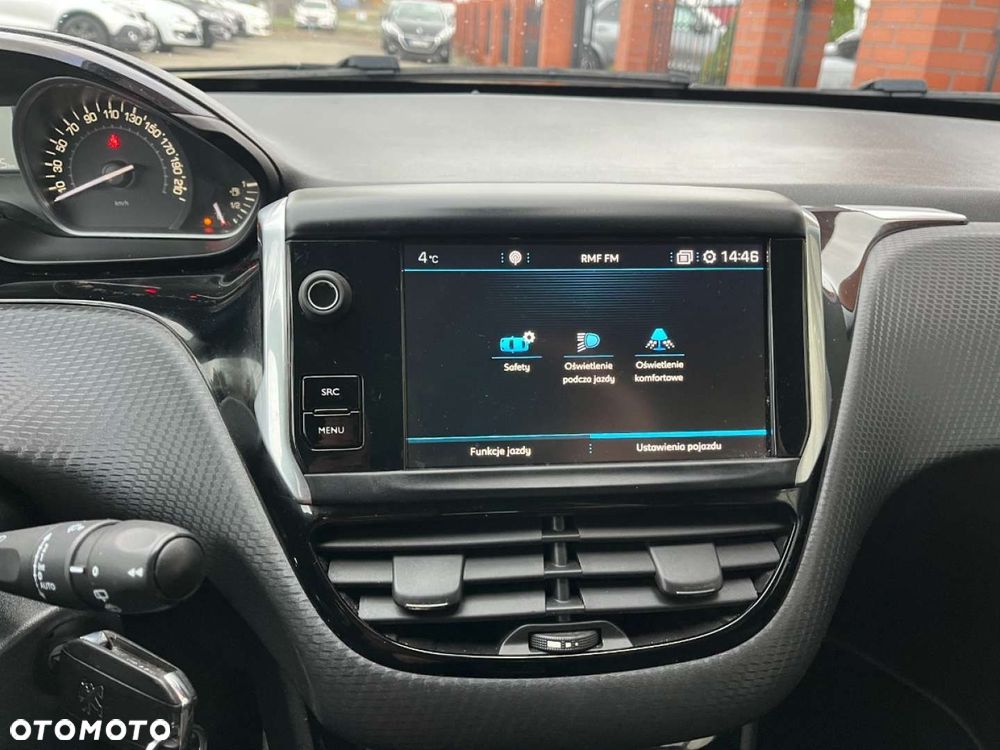 Peugeot 2008 PureTech 82 Signature - 14