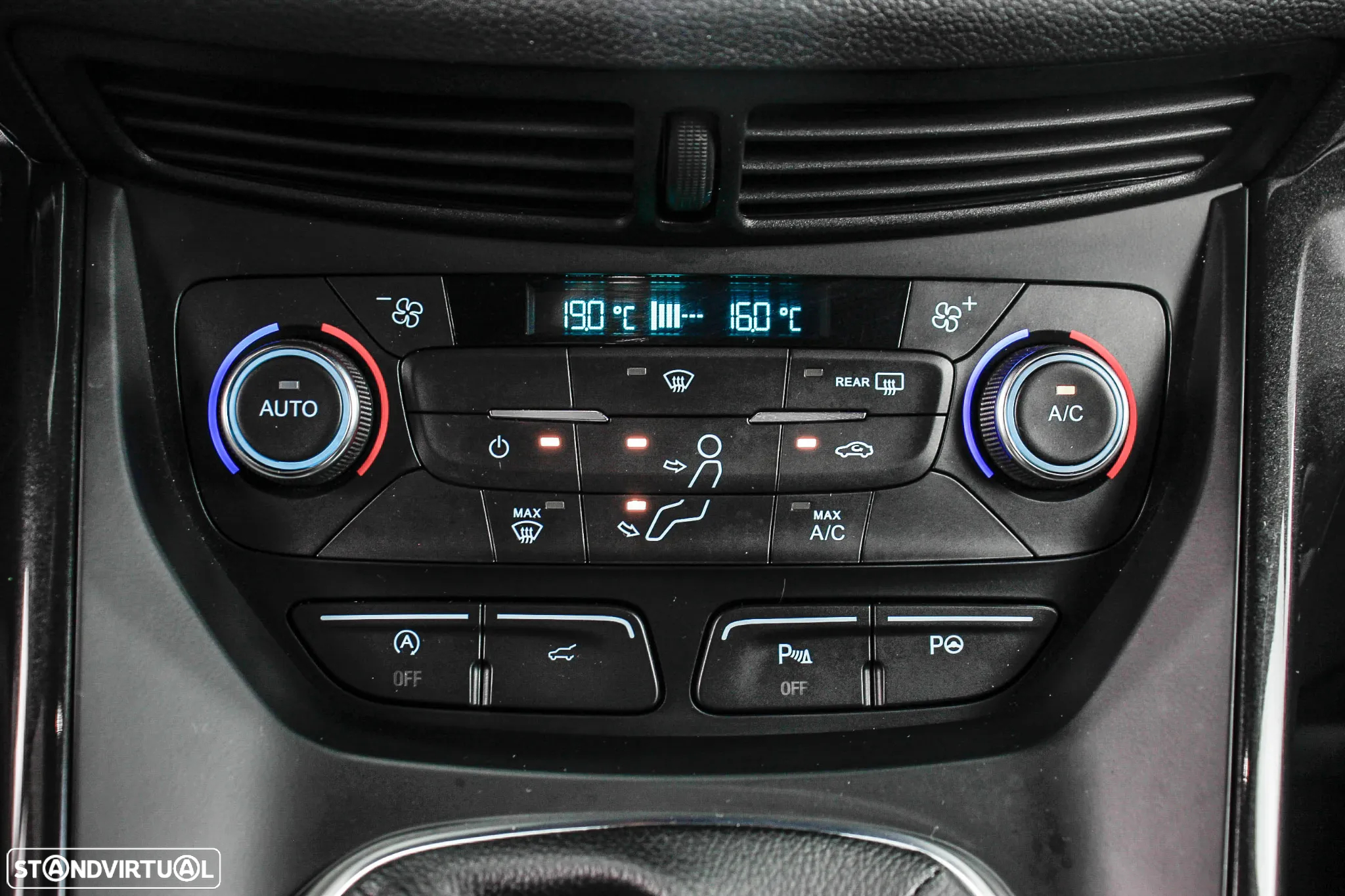 Ford Kuga 1.5 TDCi ST-Line - 40
