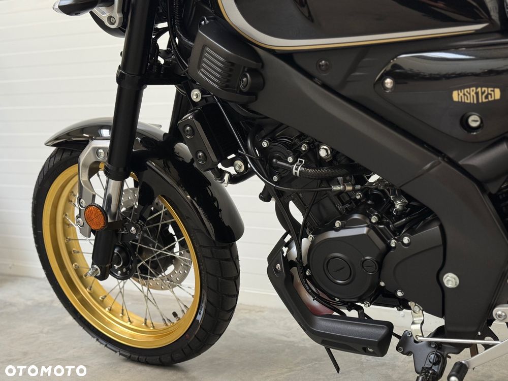 Yamaha XSR - 32