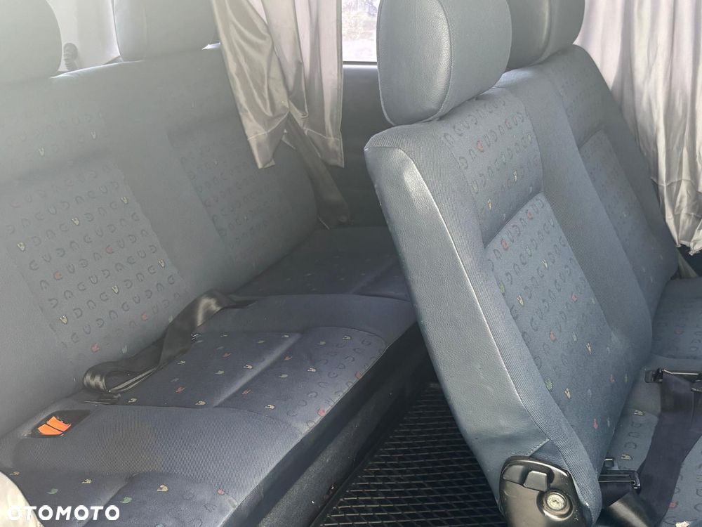 Volkswagen Caravelle Basis - 9