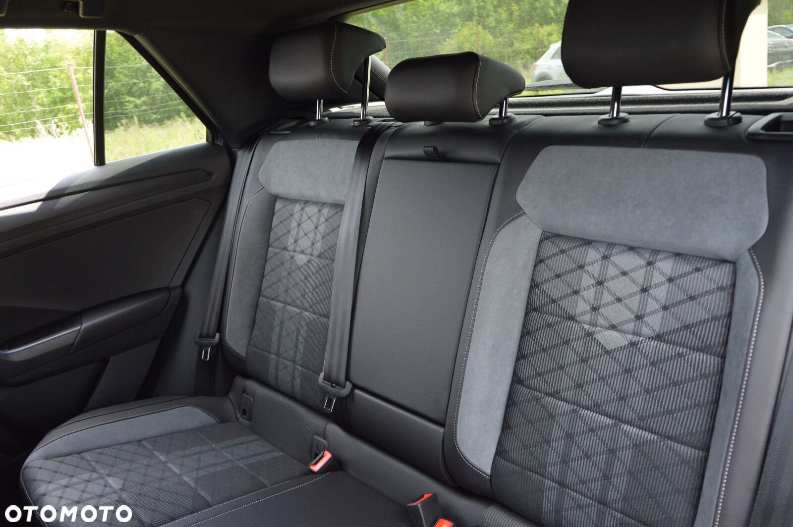 Volkswagen T-Roc - 18