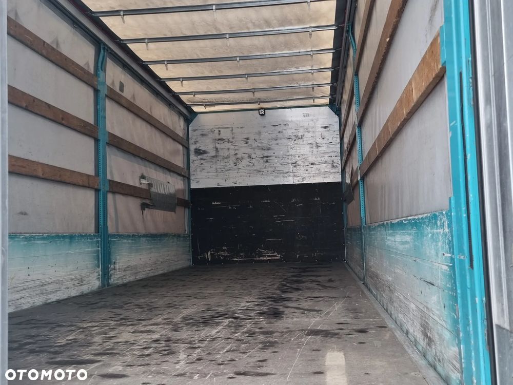 Mercedes-Benz 1527 - 4