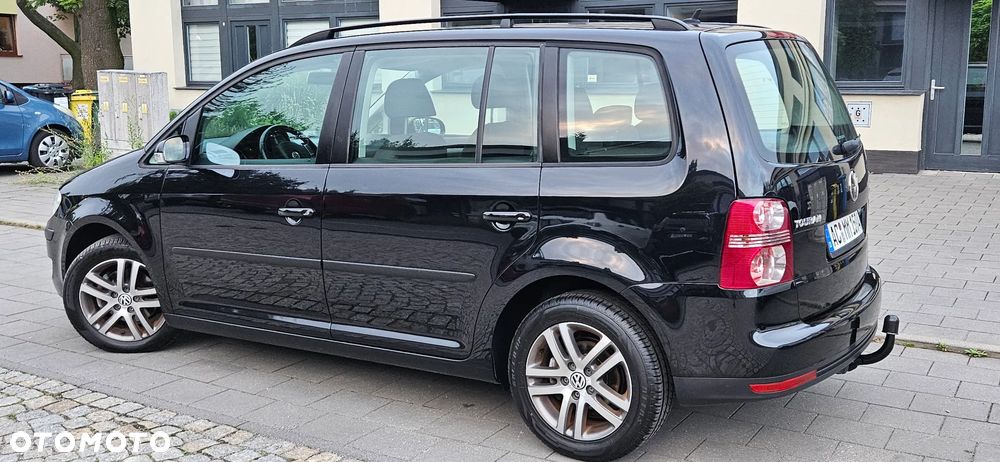 Volkswagen Touran 1.9 TDI DPF Conceptline - 4