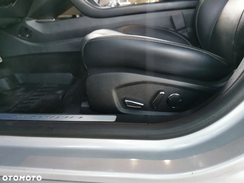 Ford Fusion 2.0 EcoBoost Titanium - 9