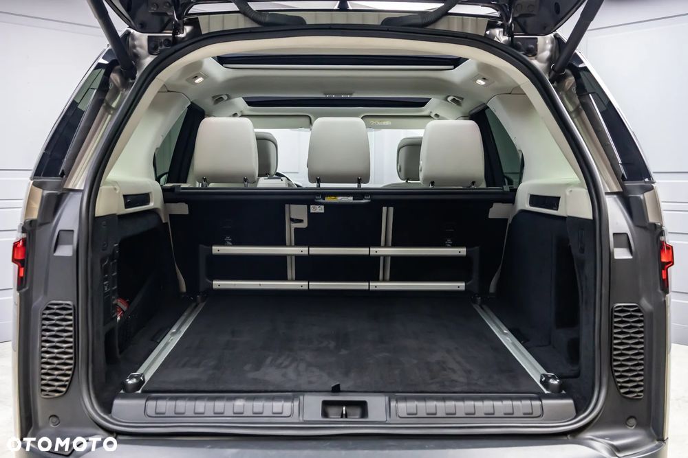 Land Rover Discovery D250 SE - 23