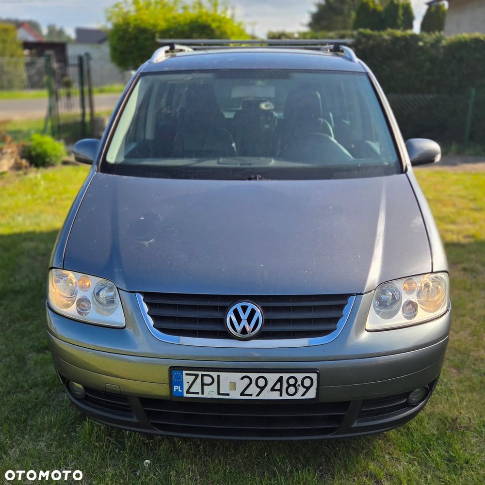 Volkswagen Touran 2.0 TDI Trendline DSG - 5