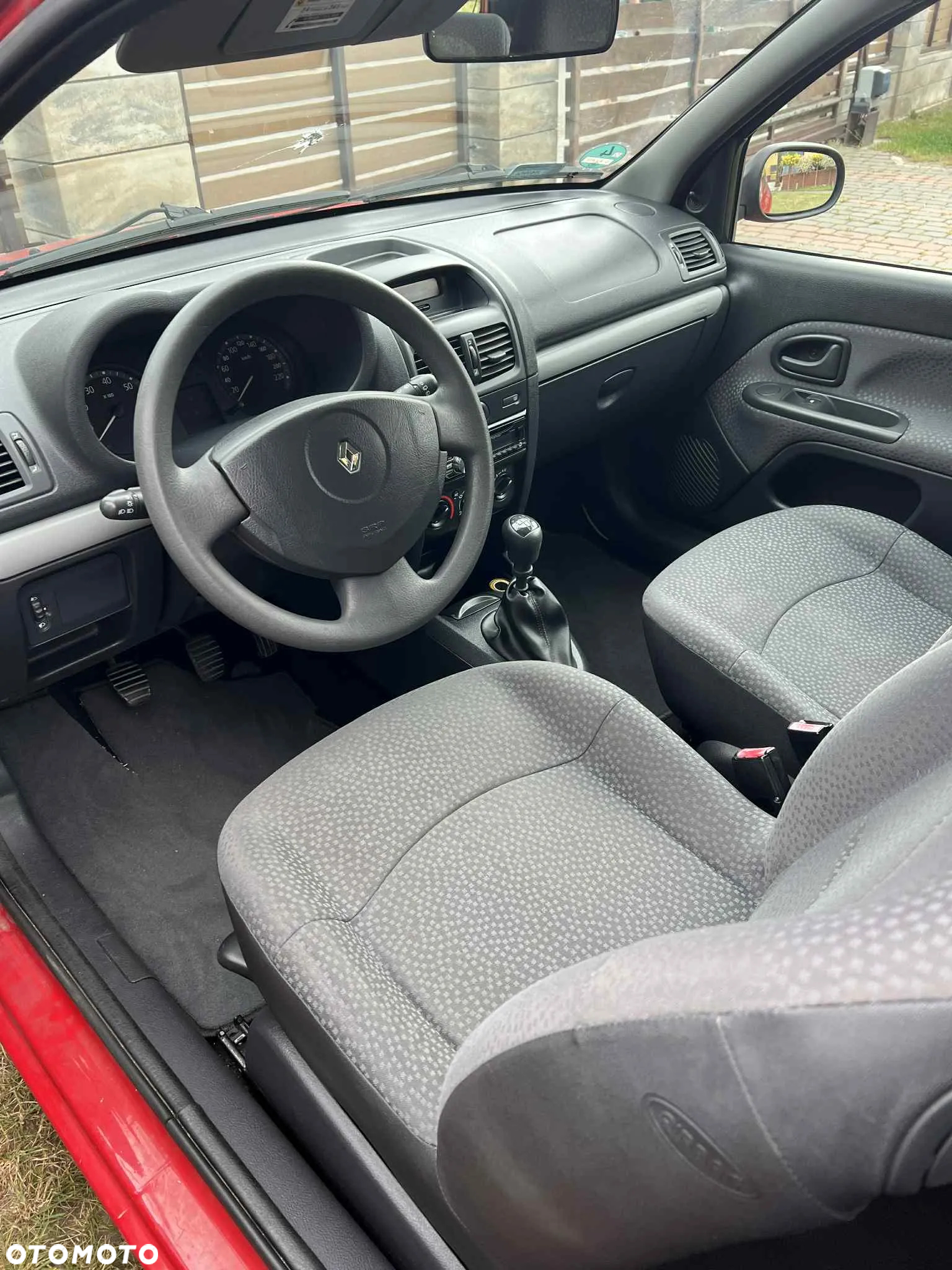 Renault Clio - 10