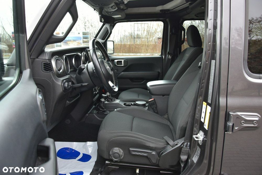 Jeep Wrangler Unlimited GME 2.0 Turbo Sahara - 16