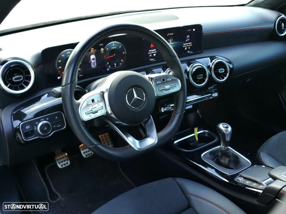 Mercedes-Benz A 180 d AMG Line - 26