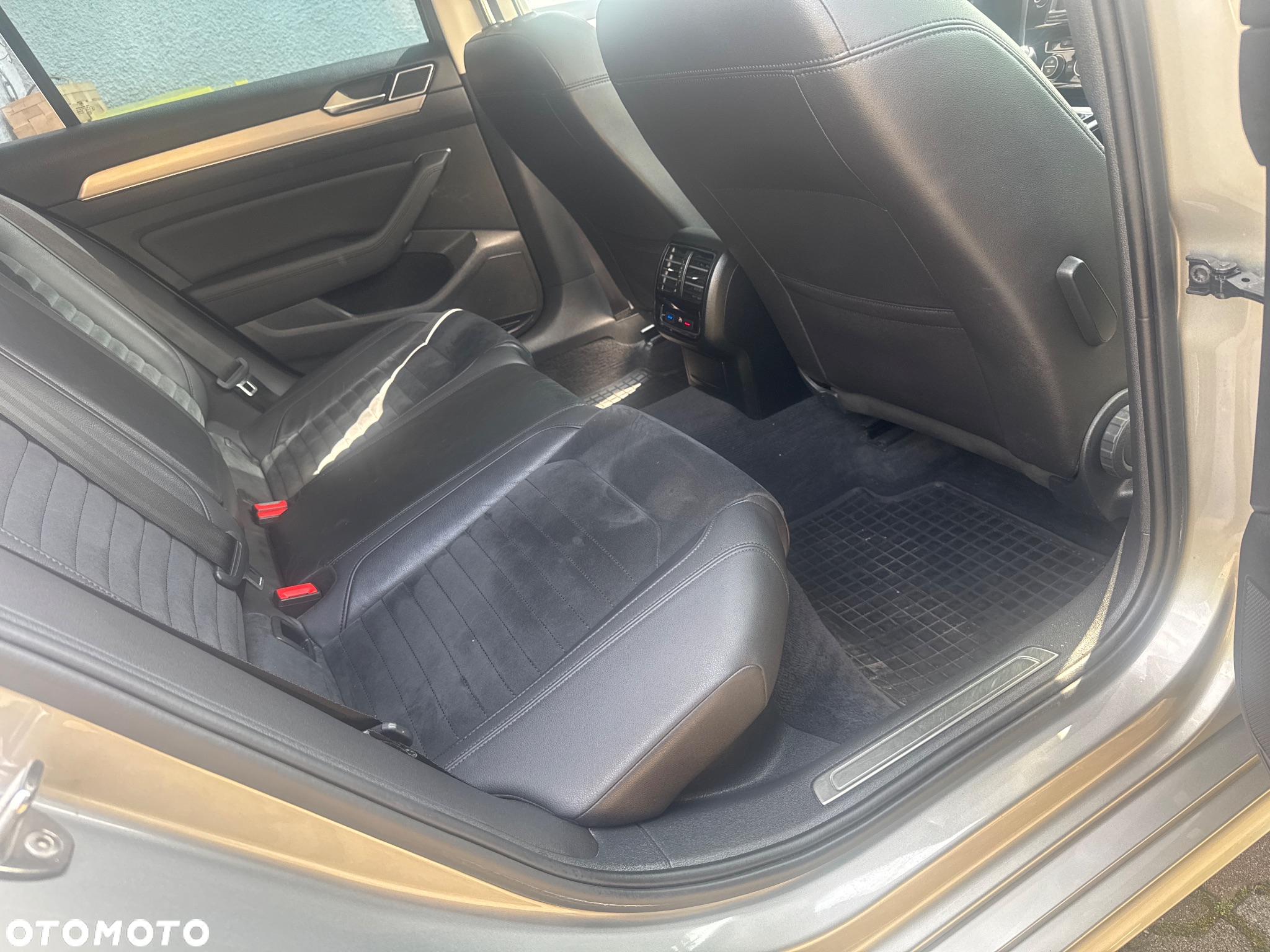 Volkswagen Passat - 14