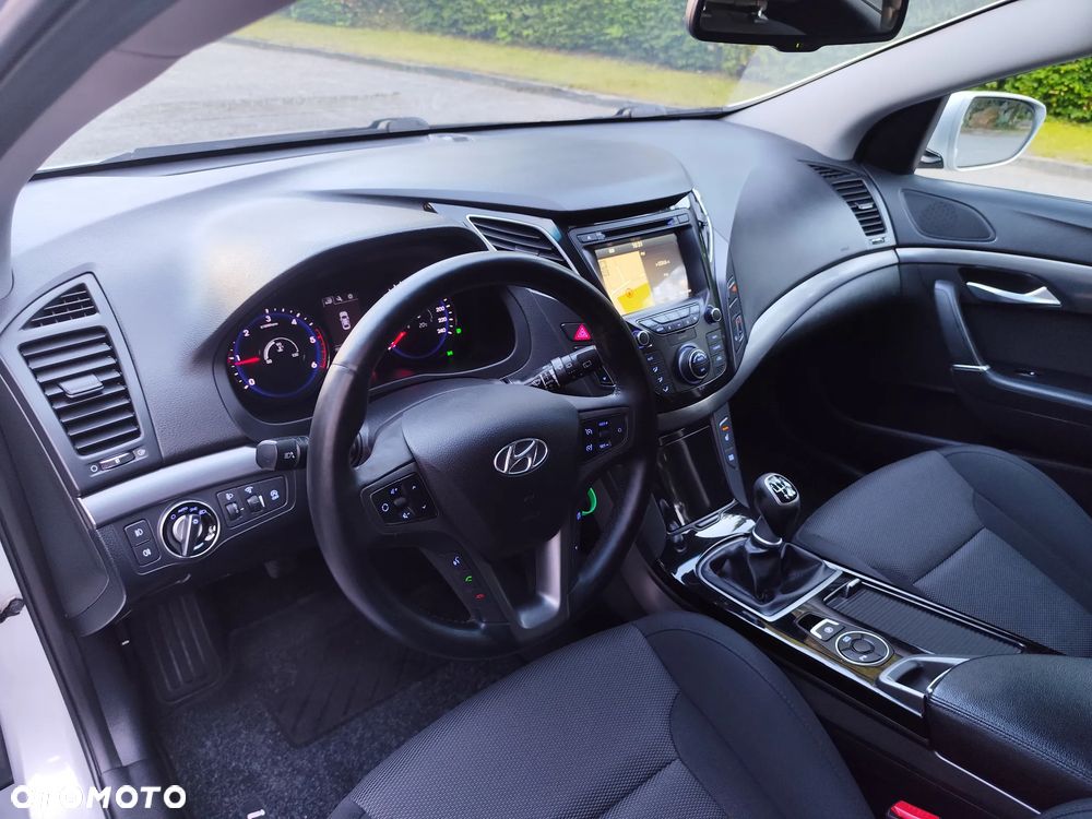 Hyundai i40 Kombi blue 1.7 CRDi Style - 40