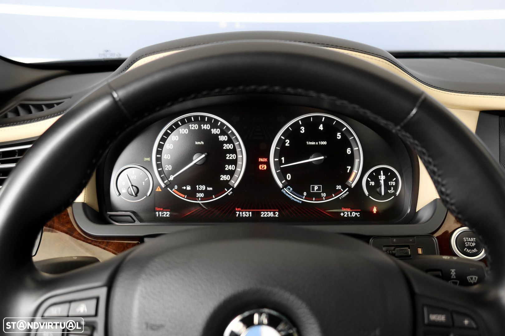 BMW 760 i Pack M - 9