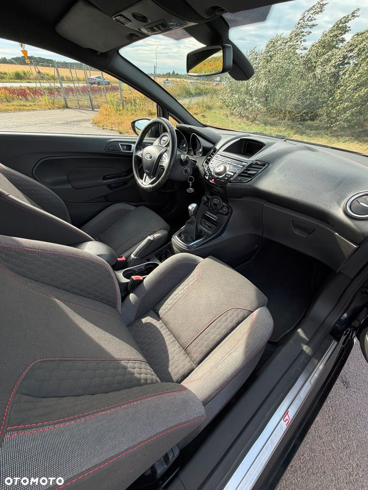 Ford Fiesta - 12