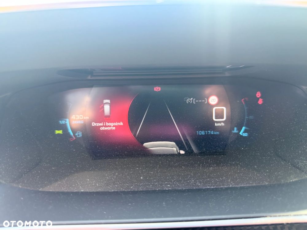 Peugeot 2008 BlueHDi 100 STOP & START Signature - 4