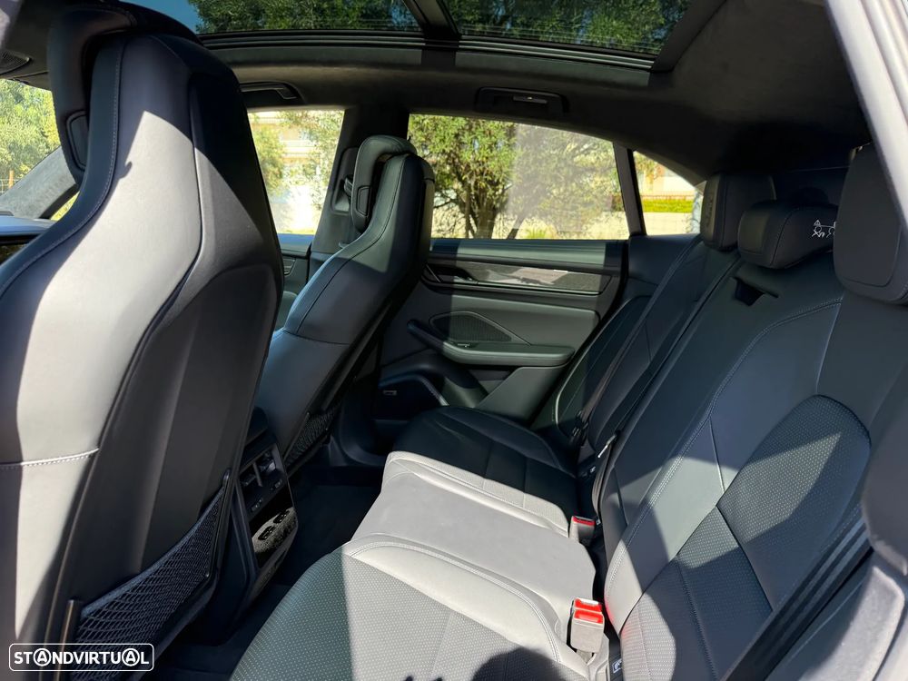 Porsche Macan Electric Turbo - 28