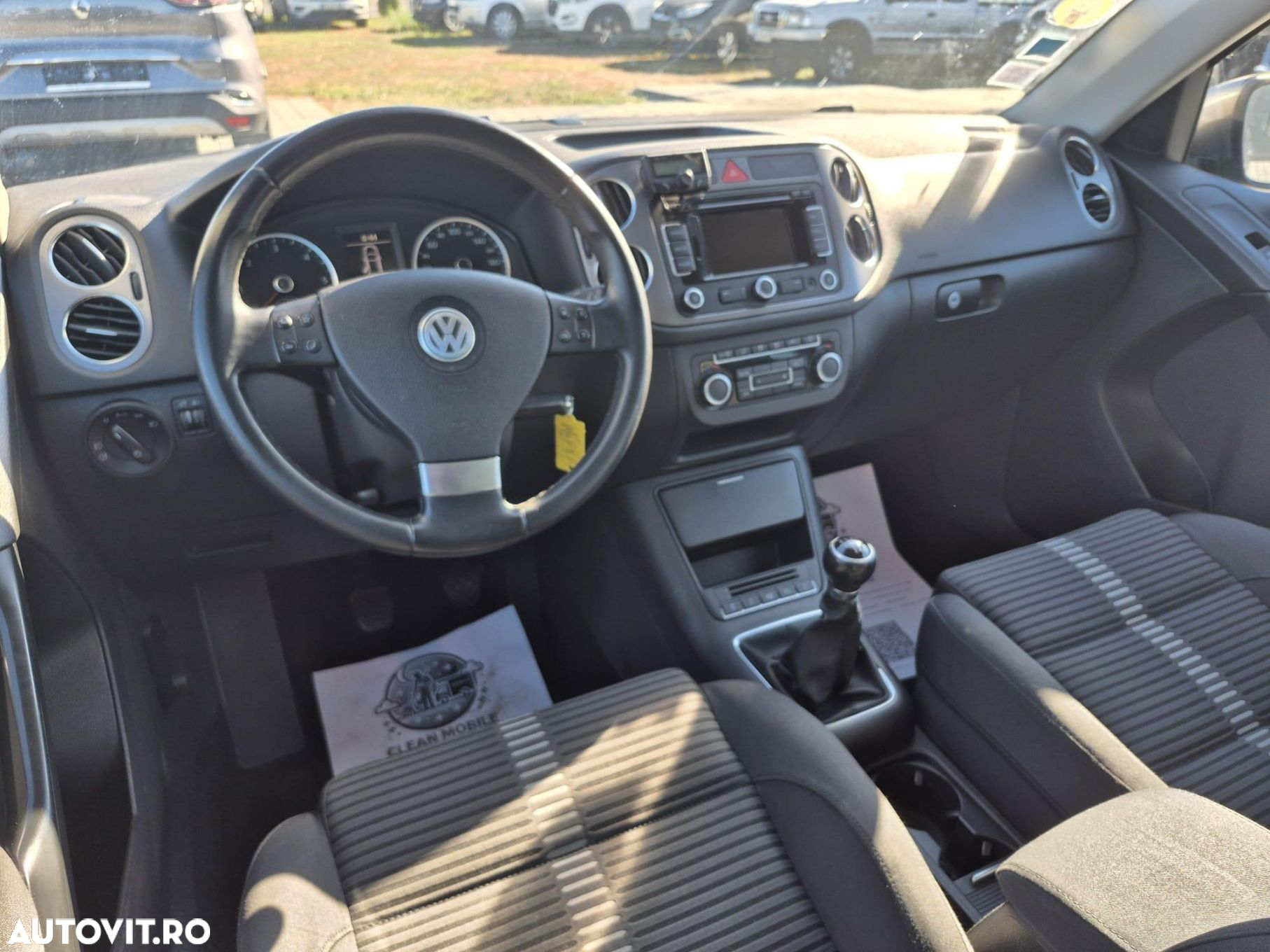 Volkswagen Tiguan - 11