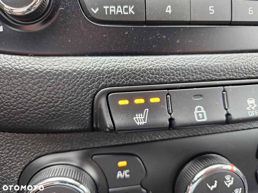 Kia Ceed 1.4 CVVT SW Dream Team Edition - 27