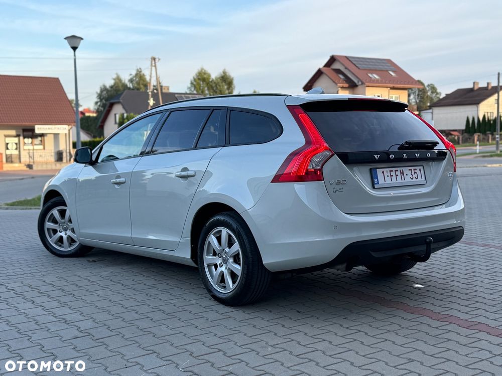 Volvo V60 D3 Momentum - 16