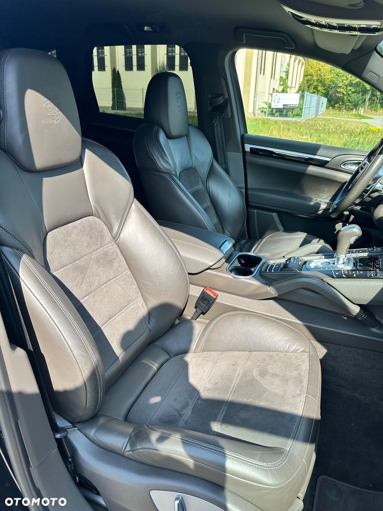 Porsche Cayenne Diesel Platinum Edition - 18