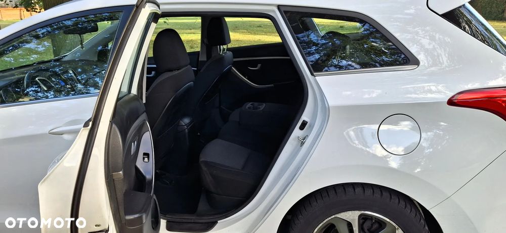 Hyundai i30 1.4 Trend - 12