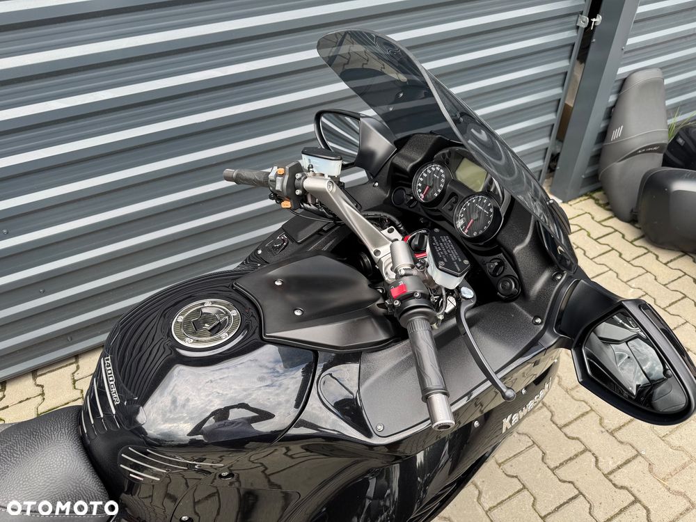 Kawasaki GTR - 10